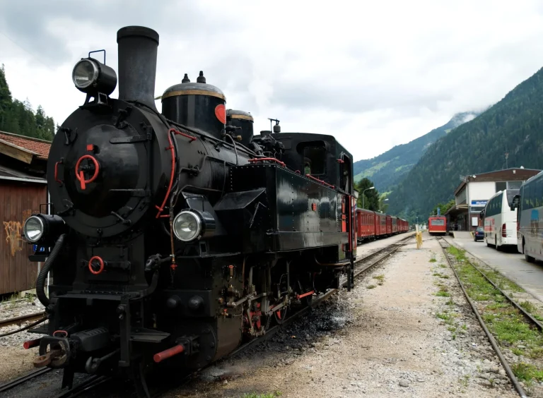 Zillertalbahn in den Alpen - Österreich